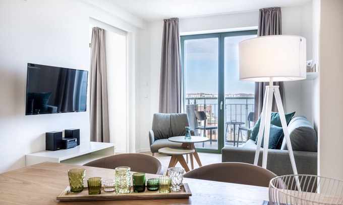 Wismar Apartamento | Erstklassiges Hafen-apartment mit Balkon, Saunanutzung und Großartigem Ausblick!