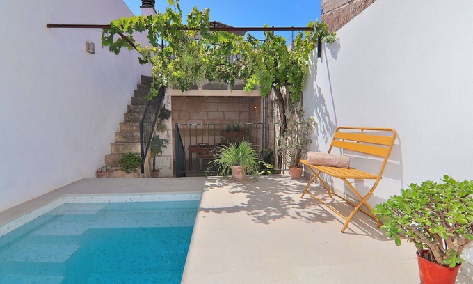 Muro Chalet De Esquí | Es Colomer 265 preciosa casa de pueblo con piscina, aire acondicionado y fibra óptica