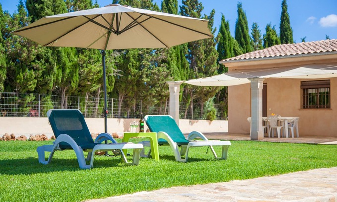 Sencelles Casa | ES MITJA DAVALL - Villa con jardín privado en Sencelles. WiFi Gratis