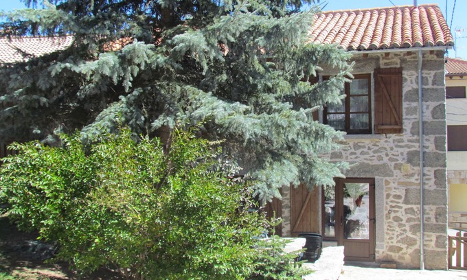 Navarredonda de Gredos Cabaña | Casa Rural La Esperilla de 2-12 personas en la Sierra deGredos, admite mascotas