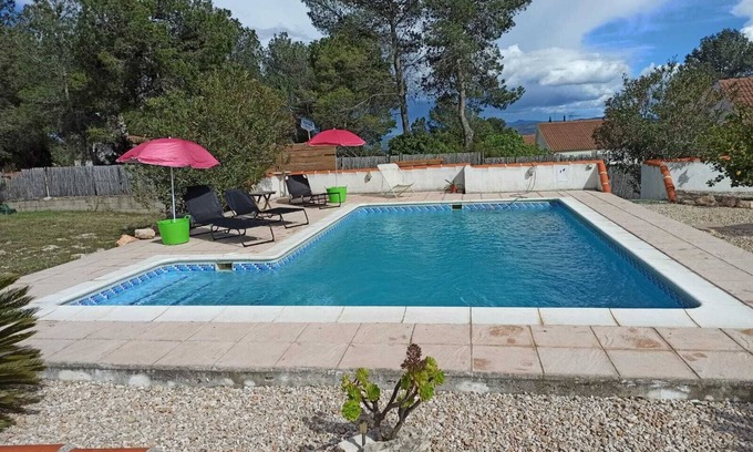 Mogente/Moixent Casa | La Casa du Voyage, nestled in a peaceful mountain setting. Pet-friendly