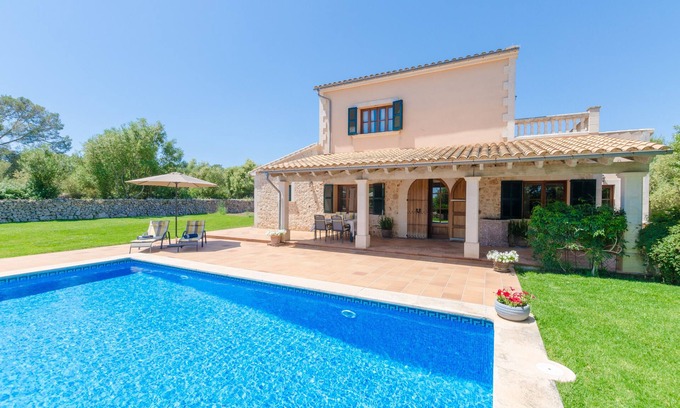 Lloret de Vistalegre Villa | ES VEDAT - Villa con piscina privada en Lloret De Vistalegre. WiFi Gratis
