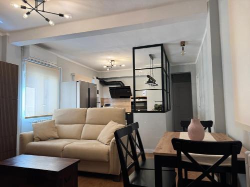 Burgos Apartamento | EscapadaBurgos, Alma Sutil, tu hogar familiar en el corazón de la ciudad de Burgos