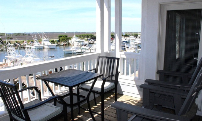 Manteo Condominio | Sailfish Point Villa 5201 - Maravilloso condominio frente al puerto deportivo