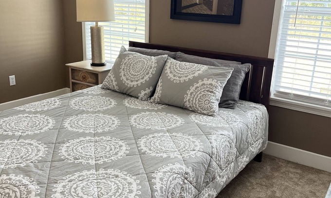 Tropic Otro | Escape in Melbourne, FL horse farm house conveniently located