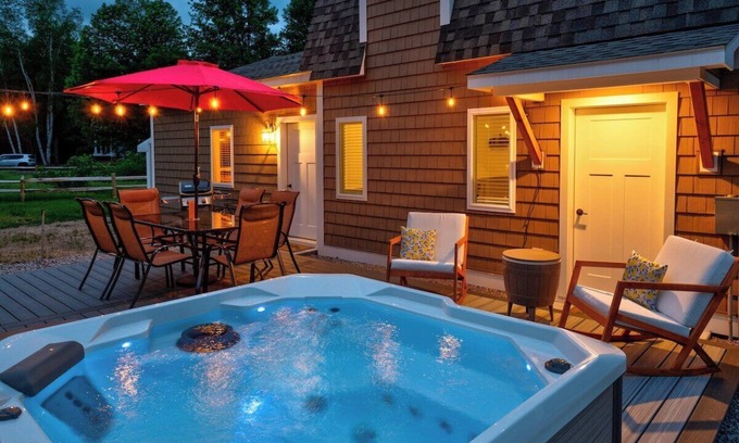 Lincoln Casa | Escape Route Retreat · Town Center Retreat* Hot Tub, Game Room, Fire Pit