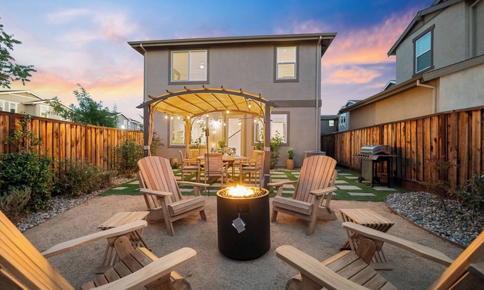 North Natomas Casa | Escape to a Dreamy and Stylish Home in Natomas!
