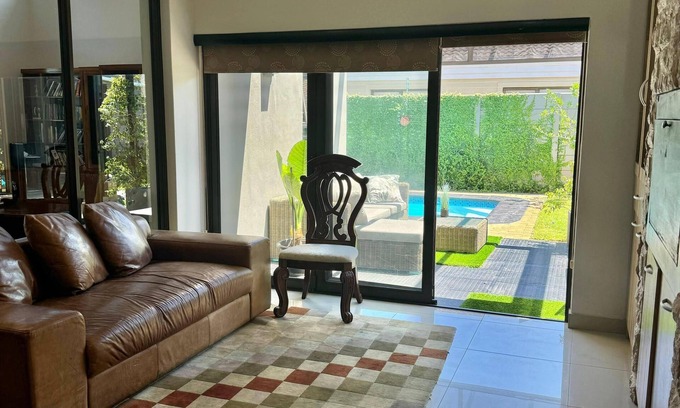 Bloubergstrand Casa | Escape to Cape Town Modern Luxury: 9 minutes from the Beach
