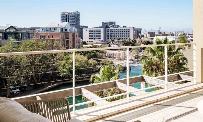 Victoria and Alfred Waterfront Apartamento | Escape to Exquisite Ellesmere 401