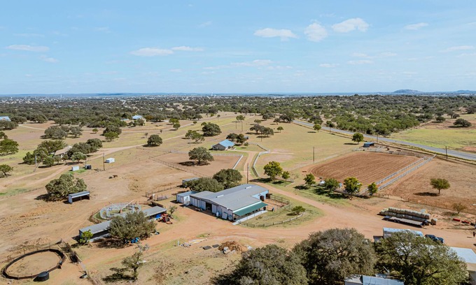 Llano Casa | Escape to Faulkner Ranch & Horse Hostel Countryside!