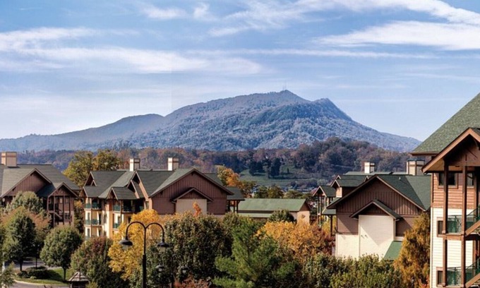 Sevierville Complejo | Escape to Fun- Amusement Parks, Outdoor Activities - Wyndham Smoky Mts. 1 Bd Dlx