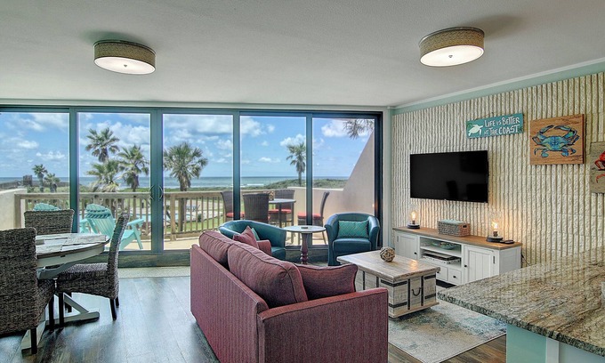 Port Aransas Condominio | Escape to Mayan Princess 213 Beachfront Getaway!