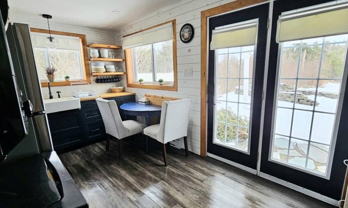 Lawrencetown Cabaña | Escape to nature at Saltwater Hideaway Cottage. Panoramic views!!
