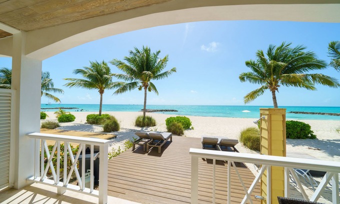 Palm Cay Casa | Escape to Paradise at Oceanfront Dreams - Your Idyllic Coastal Haven!