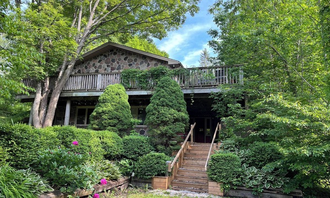 Creemore Casa | Escape to relaxed country living near Creemore