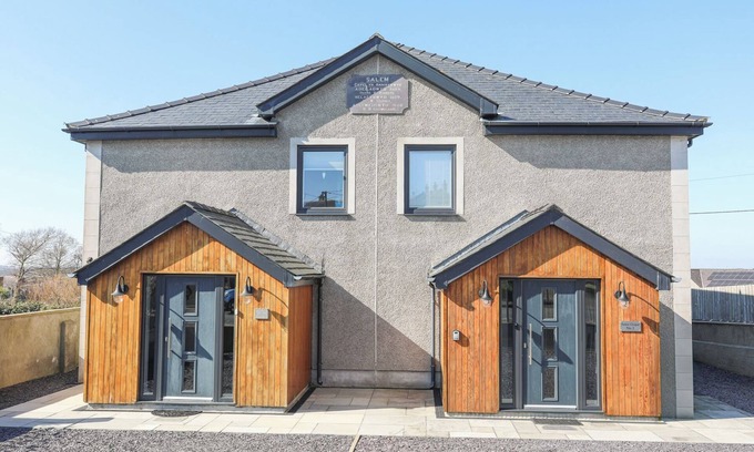 Bryngwran Cabaña | ESCAPE TO THE CHAPEL ANGLESEY, family friendly in Bryngwran