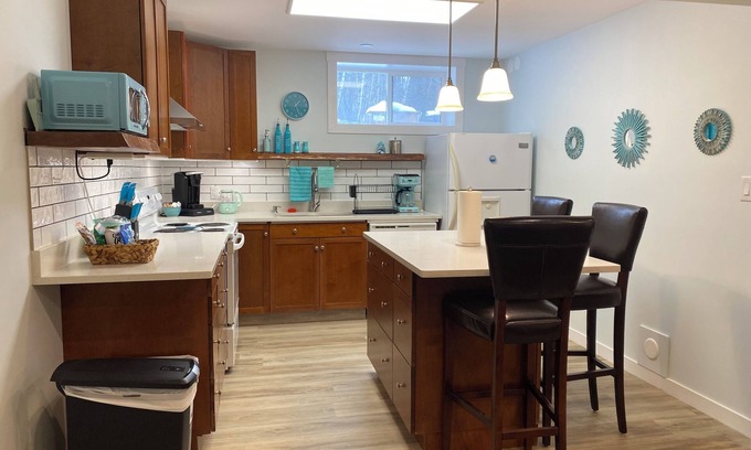 Cherryville Apartamento | Escape to the Monashees: Cozy Cherryville one bedroom B&B with a full kitchen.