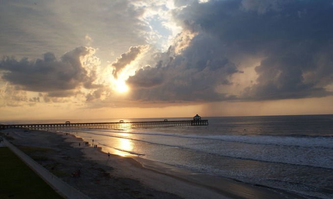 Folly Beach Condominio | ¡Escápese a esta lujosa villa frente al mar!