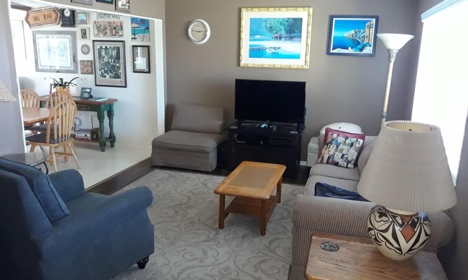 Bolsa Chica-Heil Casa | NUEVAS TARIFAS MÁS BAJAS DEL VERANO - Escape a esta encantadora casa cerca de la playa, Disneyland
