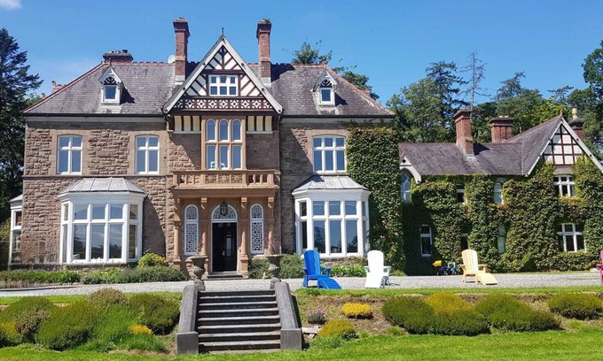 Banteer Casa | Escape to Timeless Luxury at Clonmeen House: Hidden Gem in Ireland's County Cork