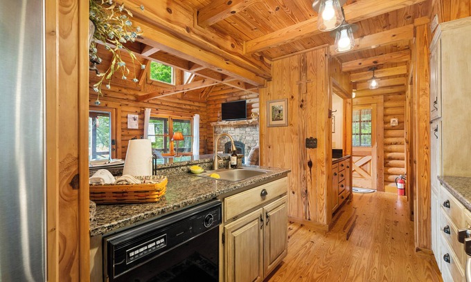 Stecoah Cabina | "Escape to Tranquility: Cozy Cabin Retreat in the Majestic Western NC Mountains"