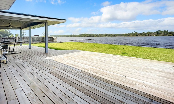 Northside Casa | Escape to Trout River Oasis: Where Nature Meets Luxury!