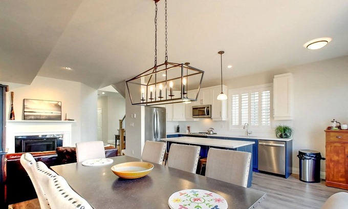 The Blue Mountains Casa | Escape with Views of Blue Mountain