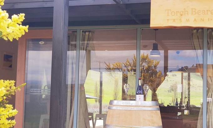 Tea Tree Cabaña | Ese vineyard cottage, family friendly 30mins from Hobart CBD