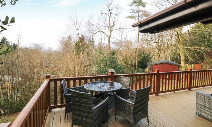Troutbeck Bridge Cabaña | ESK PIKE, family friendly, with hot tub in Windermere