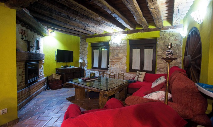 Munoveros Casa | Espaciosa casa rural Pet Friendly muy cerca de Madrid