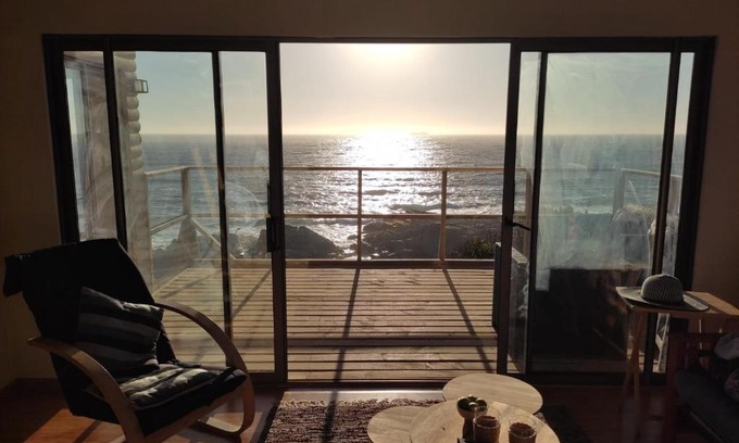El Quisco Casa | Espectacular cabaña Las Rocas de Algarrobo - El Quisco Norte Vista a la rompiente de la ola
