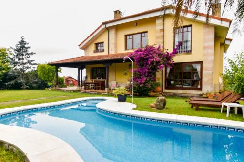Escobedo Casa | Espectacular villa con piscina