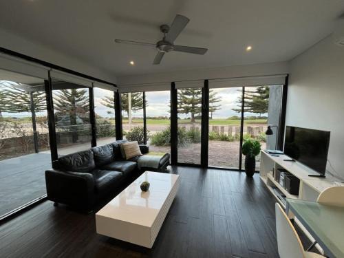 Esperance Casa | Esperance Waterfront Apartment