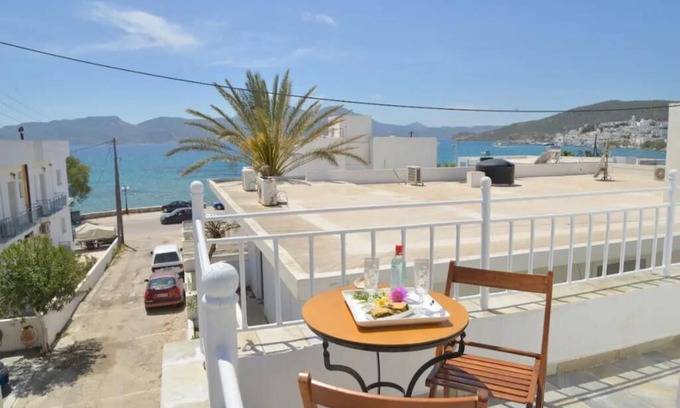 Adamas Casa | Esperos seaside suite in Adamas, Milos