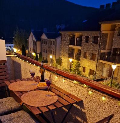 Villanua Apartamento | ESQUÍ PIRINEO ARAGONÉS APARTAMENTO EL JUNCARAL Wifi