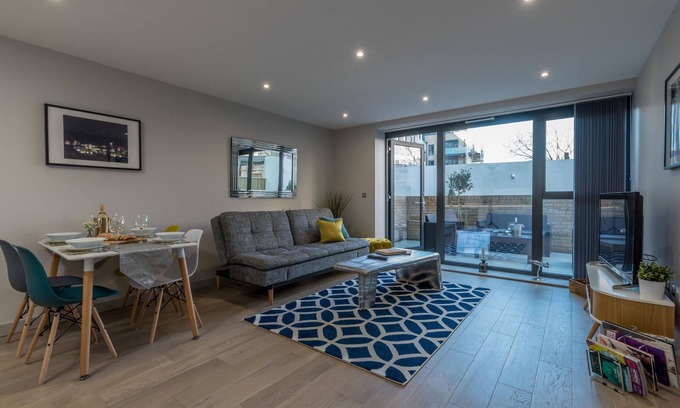 West Ealing Apartamento | Un nuevo apartamento de lujo de 747 pies cuadrados y 2 habitaciones en Londres, excelente ubicación