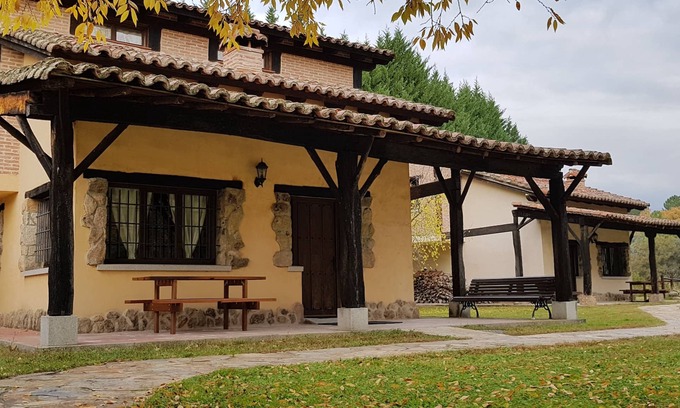 Arenas de San Pedro Cabaña | Esencia de Gredos I y II