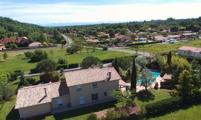 Muret Casa | Estantens: Casa / villa / chalet - Estantens