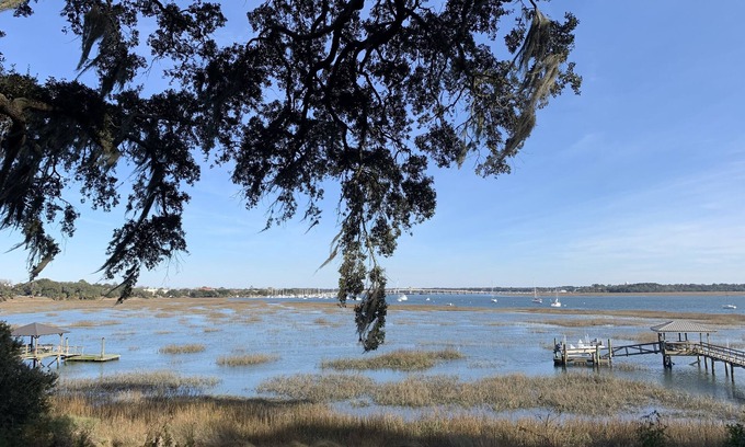 Beaufort Casa | Estate lot! Waterfront! Views of the downtown! A vacationer’s dream home!!