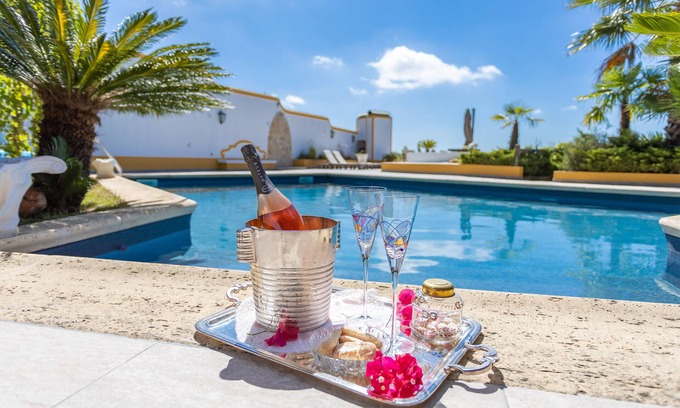 Calhandriz Cama Y Desayuno | Estate "Quinta do Monte das Abelhas" Themed bed and breakfast near Lisbon