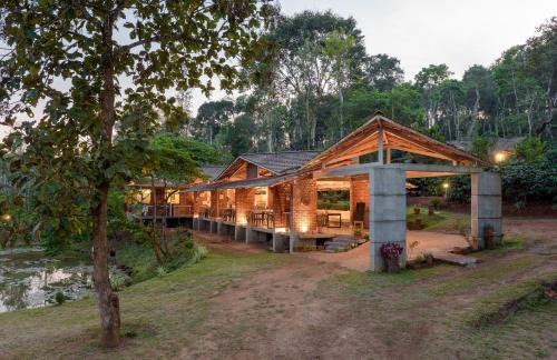 Siddapura Casa | Estate Stay - Riverside Coffee