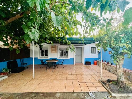 San Vicente del Raspeig Casa | Estudio adosado acogedor con jardín, barbacoa y parking privado