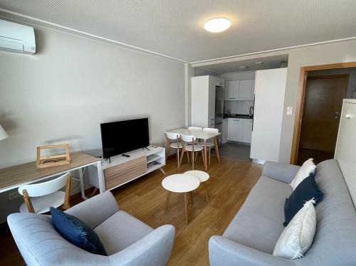 Ourense Apartamento | Estudio céntrico 2 con terraza y parking privado