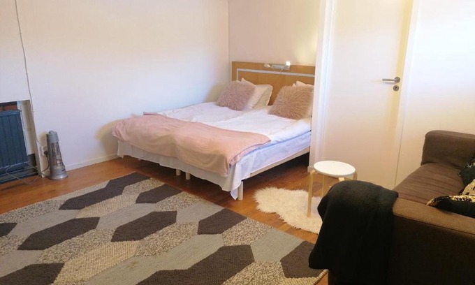 Marieberg Apartamento | Ett rums lägenhet med egen ingång, parkering