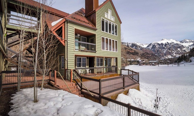 Telluride Condominio | Etta Place 1 by Avantstay Ski In/ Ski Out Unit w/ Views of the Slopes!
