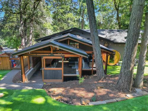 Friendly Casa | Eugene Evergreen Escape By Leschaletsstays