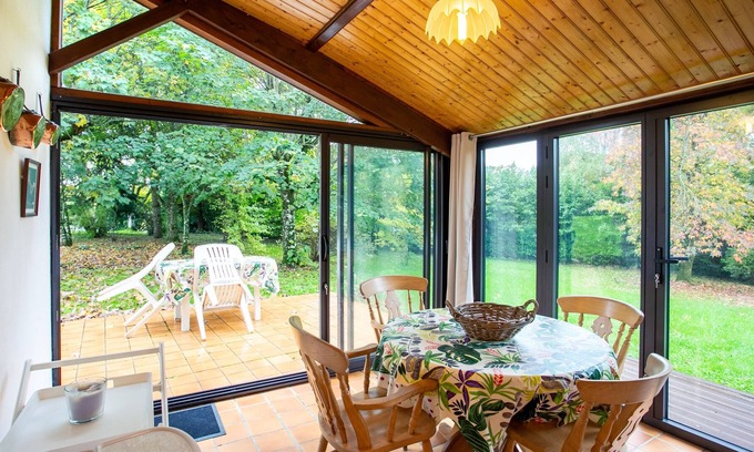 Secondigny Casa | Eulalie - charmante maison avec jardin