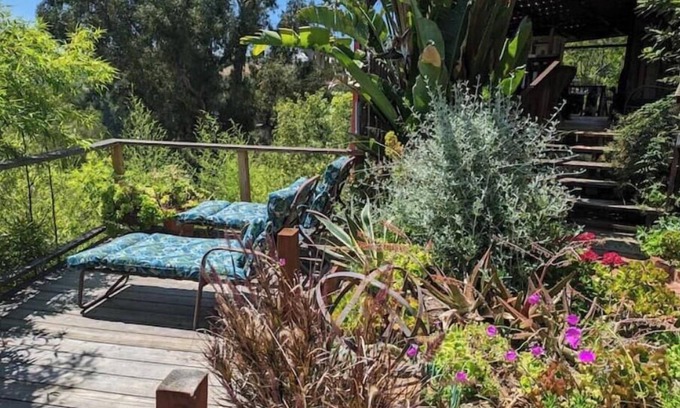 Topanga Cabaña | European Style b&b in Topanga