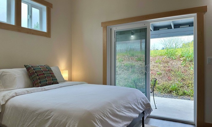 Newberg Cabaña | European Style Cottage in Oregon's Willamette Valley Wine Country - Cottage #4