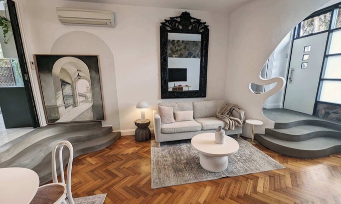 Geelong Casa | European Style Escape in Geelong